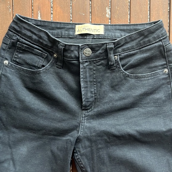 Silver - Picture 2 of 8